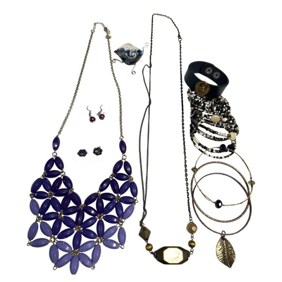 10 pc Mixed Purple Jewelry Necklace Earrings Bracelets & More - Picture 1 of 7